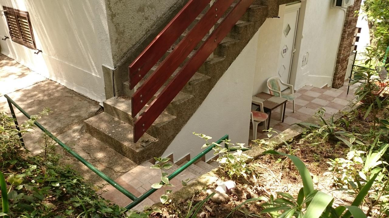 Bg Apartman Sutomore Exterior foto