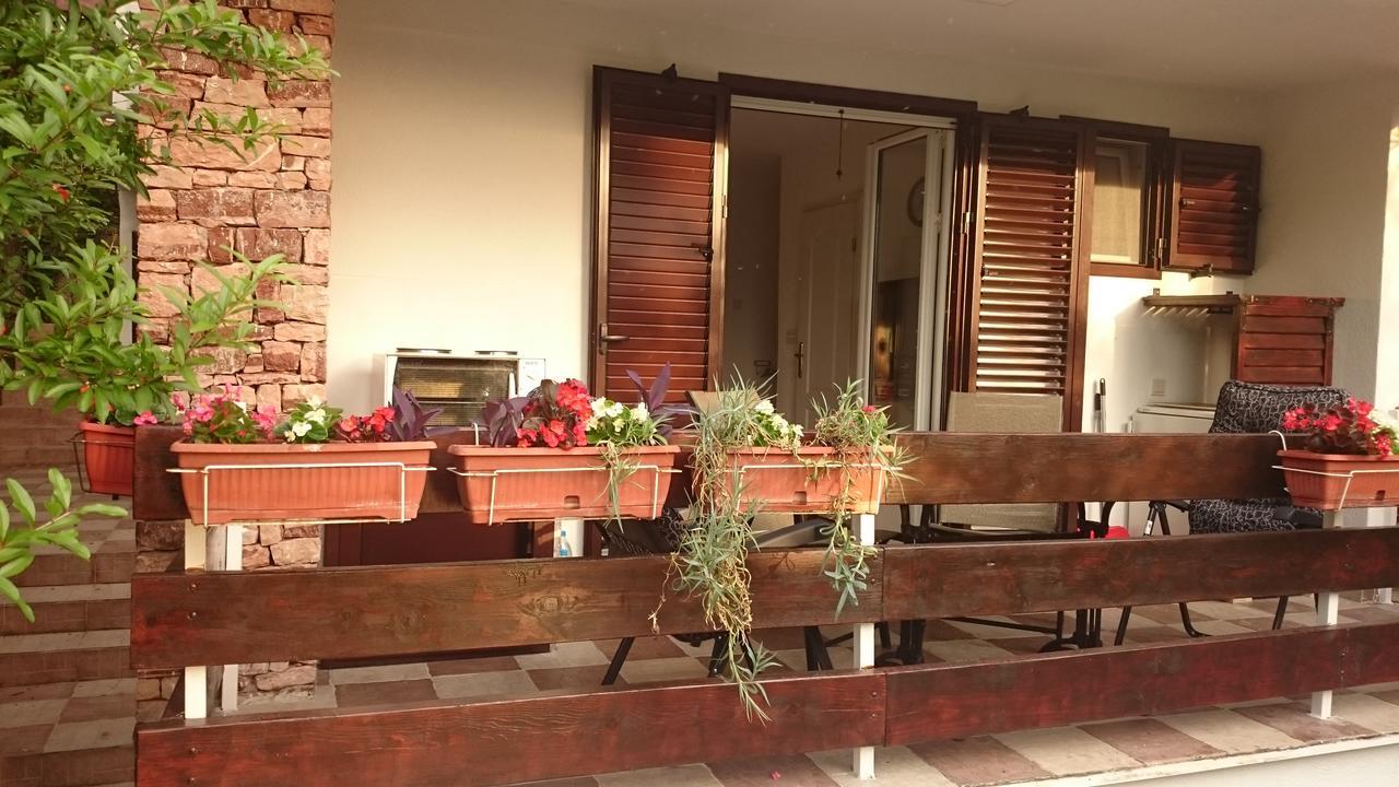 Bg Apartman Sutomore Exterior foto